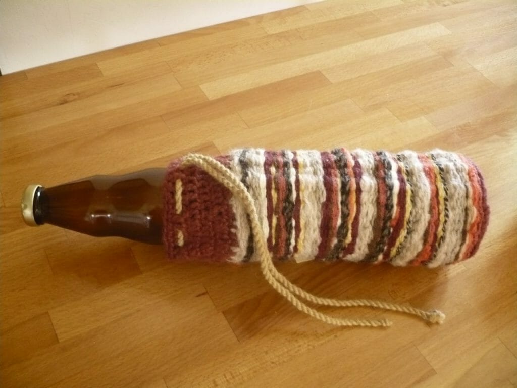 Termoobal - termoska - ručně tkaný barevný obal na skleněnou lahev vyroben v Dílně Jinan