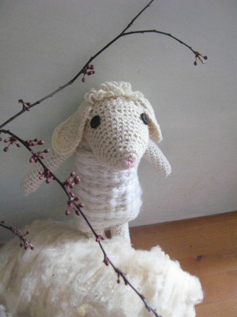 Ovečka Máša pro děti vyrobena v Dílně Jinan