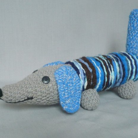 pejsek-modrohnedy-2 Pejsek pro děti vyroben v Dílně Jinan