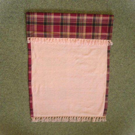 deka-ruzova1 Dětská deka ručně utkaná, 100% akryl, podšito flanelem, vyrobena v Dílně Jinan.