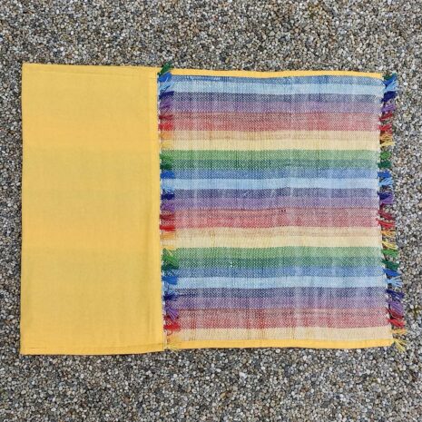 deka-duhova-1 Deka duhová, ručně tkaná, vyrobena v Dílně Jinan.