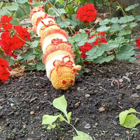 housenka-25-2 Housenka pro děti vyrobena v Dílně Jinan.