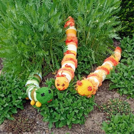 housenky-2025 Housenka pro děti vyrobena v Dílně Jinan.