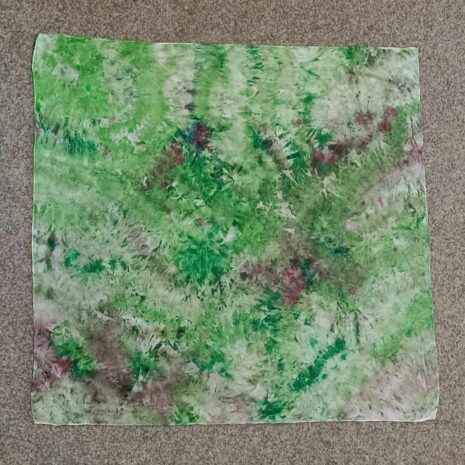 Hedvábný šátek vánoční, ručně malovaný, vyrobený v Dílně Jinan.